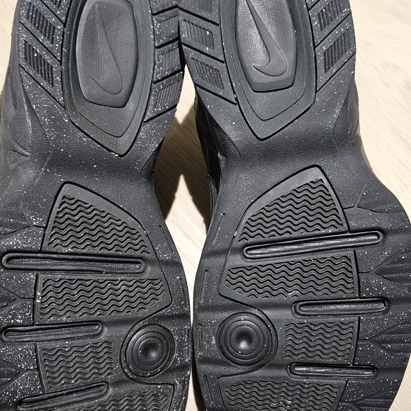 Nike Air Monarch Size 12 EE Width - Picture 4 of 5